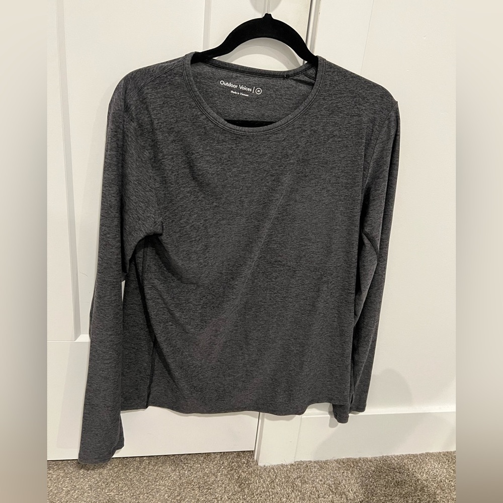 Medium Women’s Outdoor Voices Dark Gray Long-sleeved Shirt